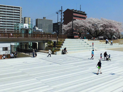 草津川跡地公園（de愛ひろば）